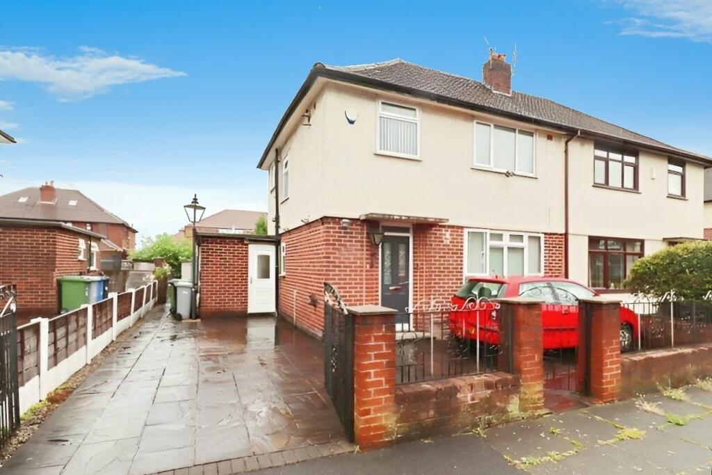 3 bedroom semidetached house for sale in Cressingham Road, Stretford