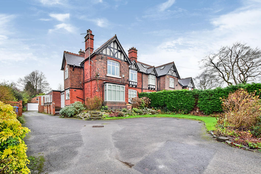 2 bedroom apartment for sale in Park Road, Timperley, Altrincham