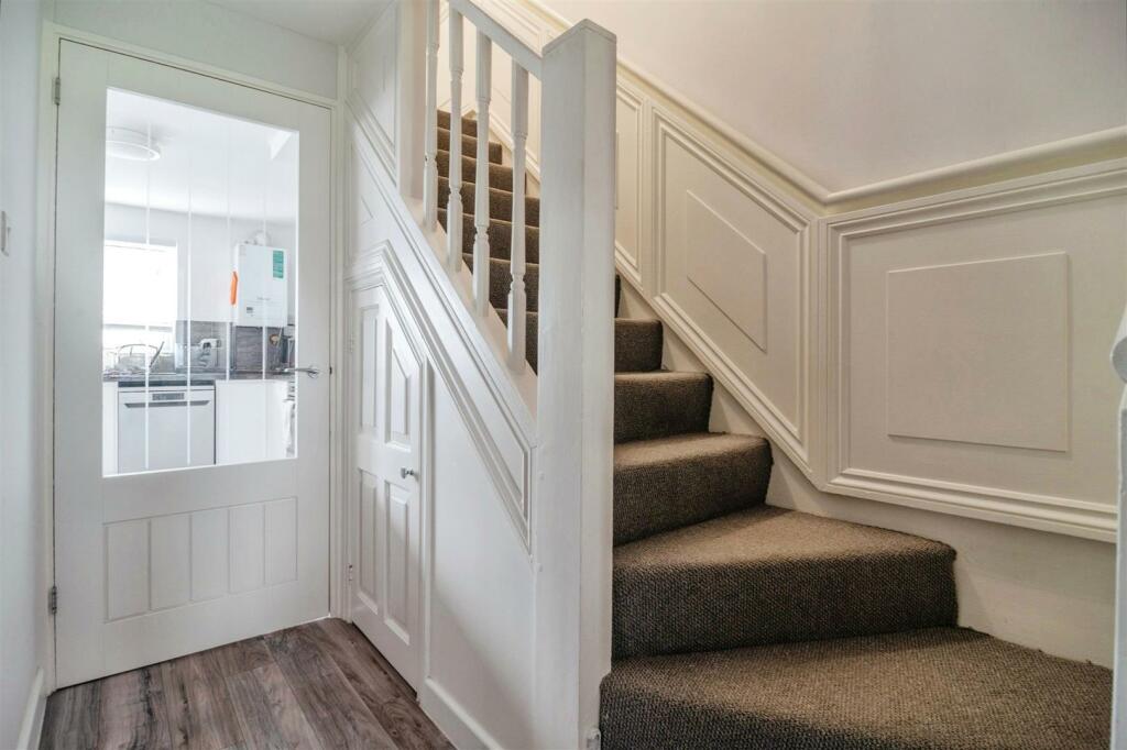 3 bedroom terraced house for sale in Harding Road, Orsett Heath, RM16