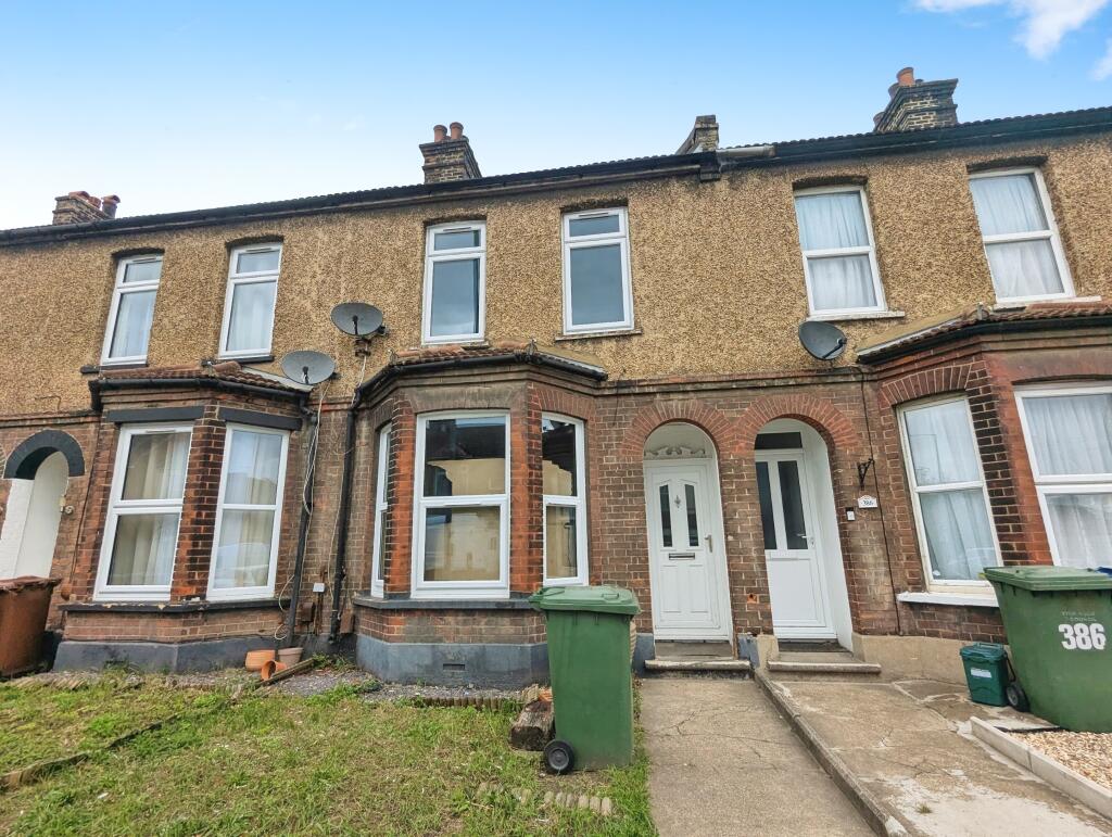 Main image of property: London Road, South Stifford, Grays, RM20