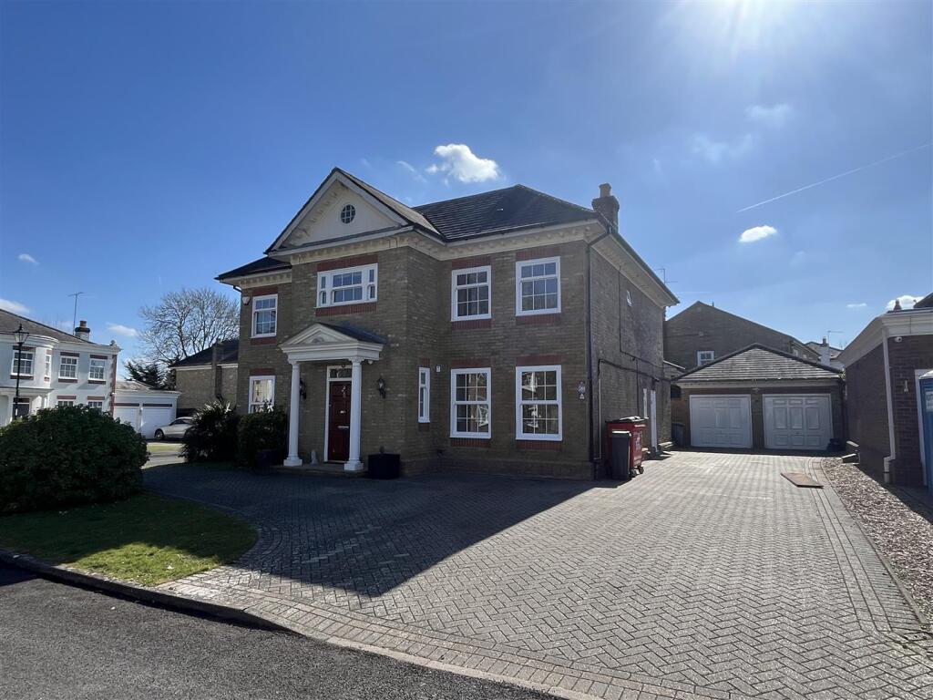 Main image of property: Devonshire Park, Reading