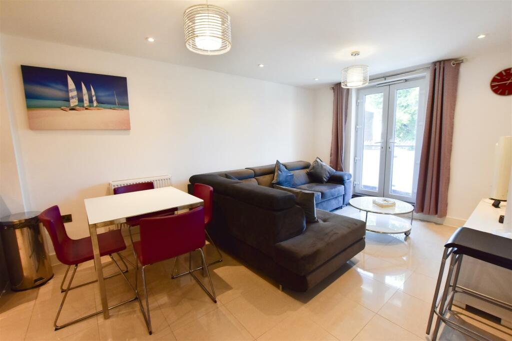 2 bedroom apartment for rent in Fairfield Road, Yiewsley, UB7