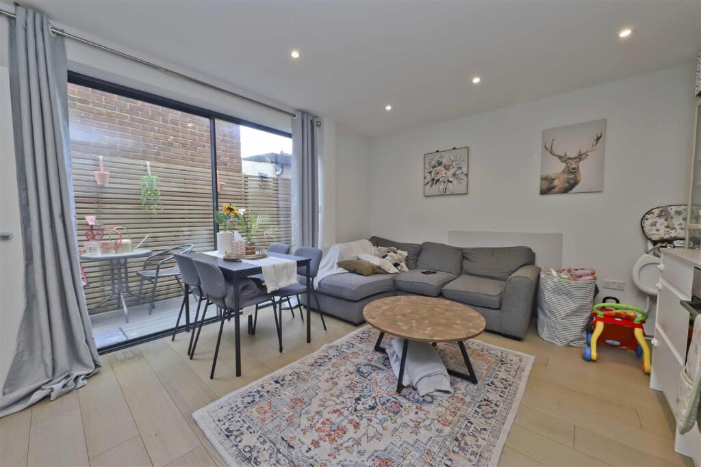 Main image of property: Colham Avenue, Yiewsley, West Drayton