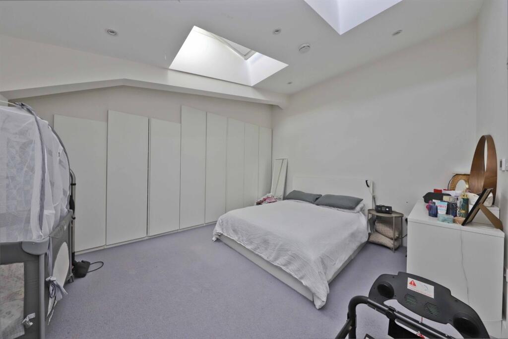 Main image of property: Colham Avenue, Yiewsley, West Drayton
