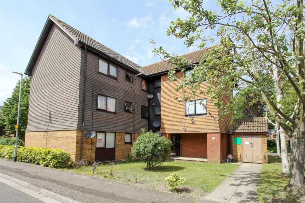1 bedroom apartment for sale in Ryeland Close, Yiewsley, West Drayton, UB7