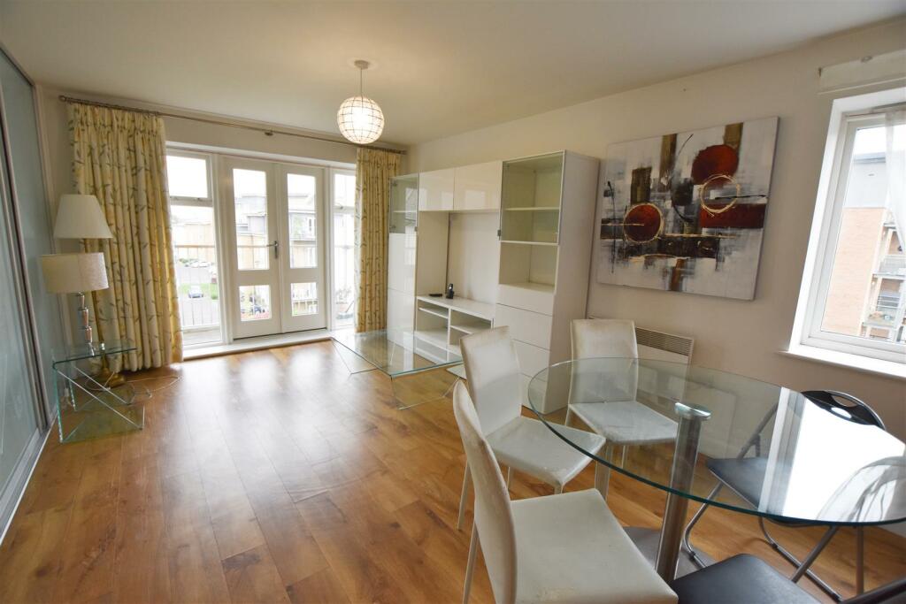 2 bedroom apartment for rent in Park Lodge Avenue, West Drayton, UB7