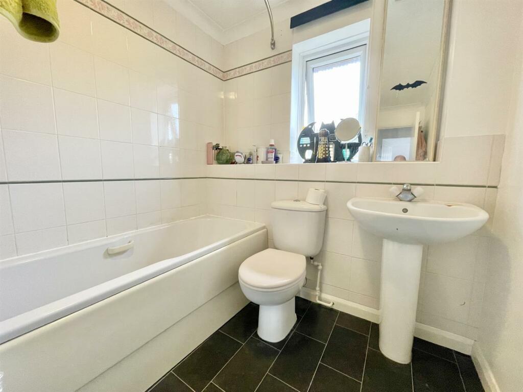 Additional property image - The Fairway, Newhaven