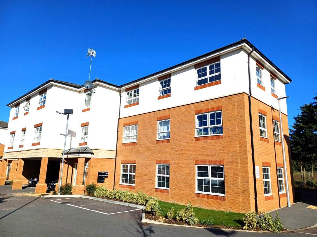 2 bedroom apartment for sale in 18 Swallow Close, Peacehaven, BN10