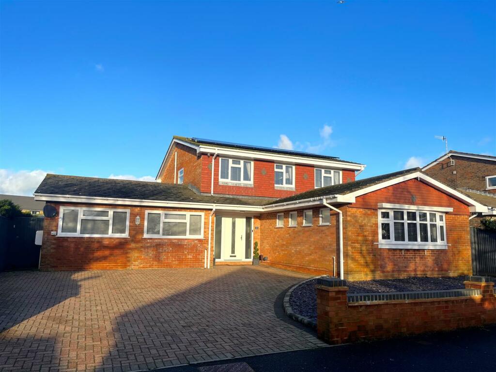 5 bedroom detached house for sale in Mount Caburn Crescent, PEACEHAVEN