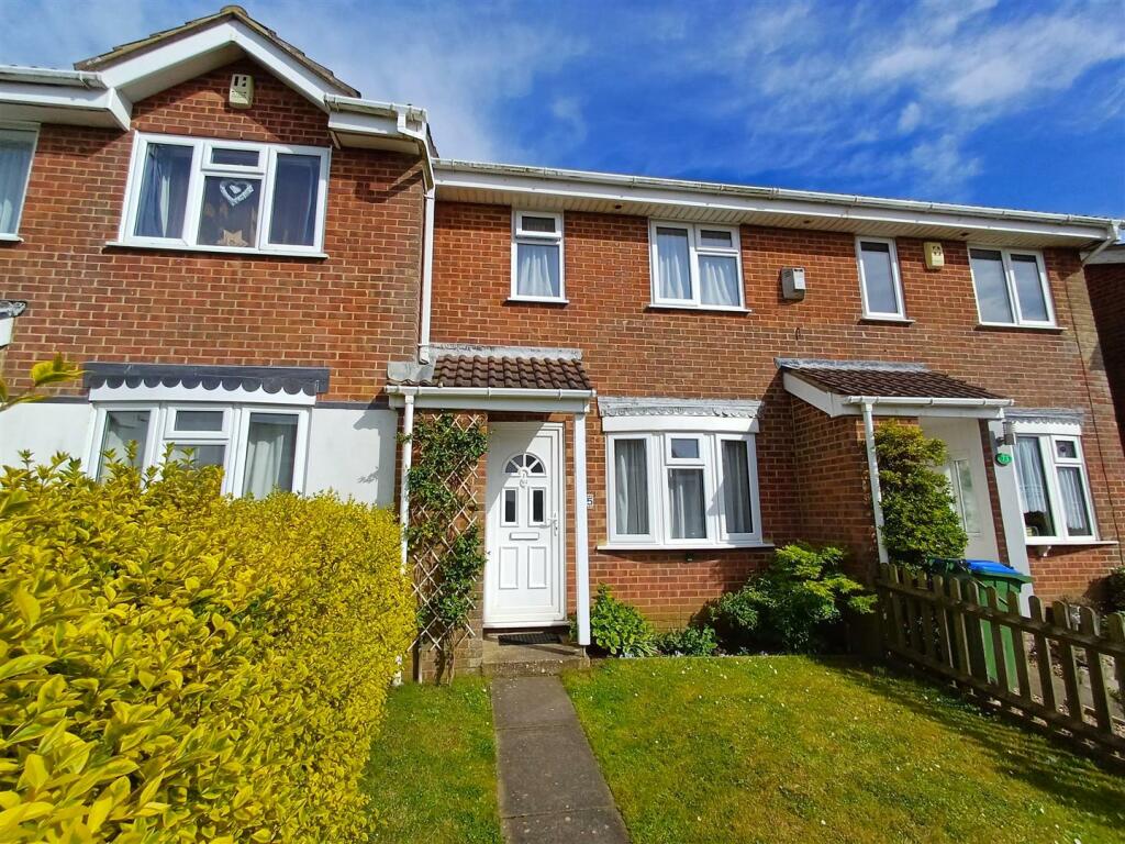 2 bedroom terraced house for sale in Cliffs Way, Peacehaven, BN10