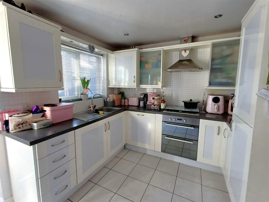 Additional property image - Roundhouse Crescent, Peacehaven