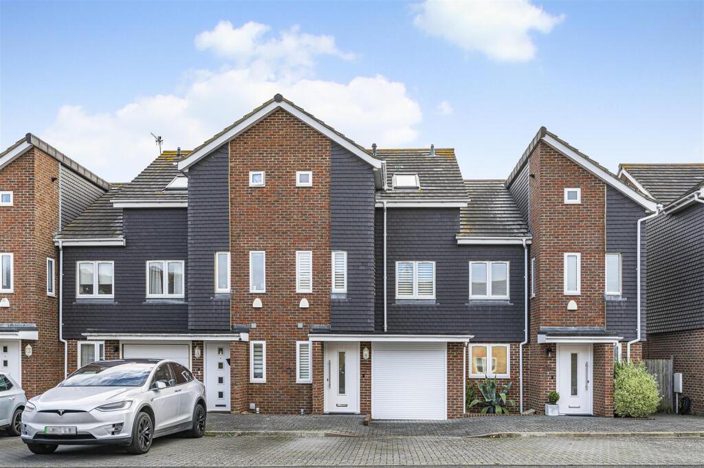 Main image of property: Seaview Avenue, Peacehaven
