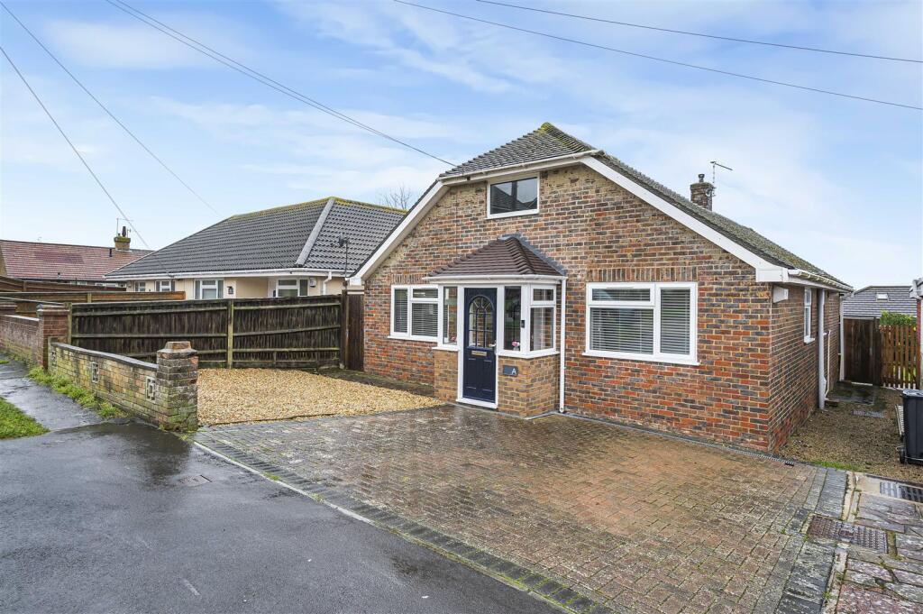 Main image of property: Cissbury Avenue, Peacehaven