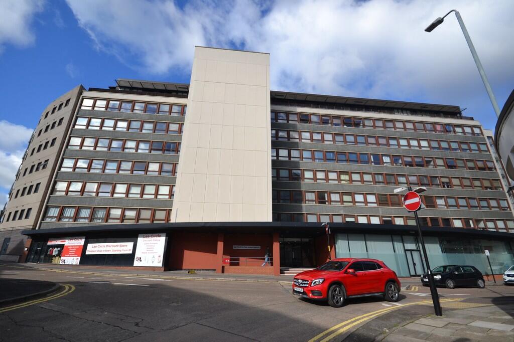 Main image of property: Metropolitan Apartments, 20 Lee Circle