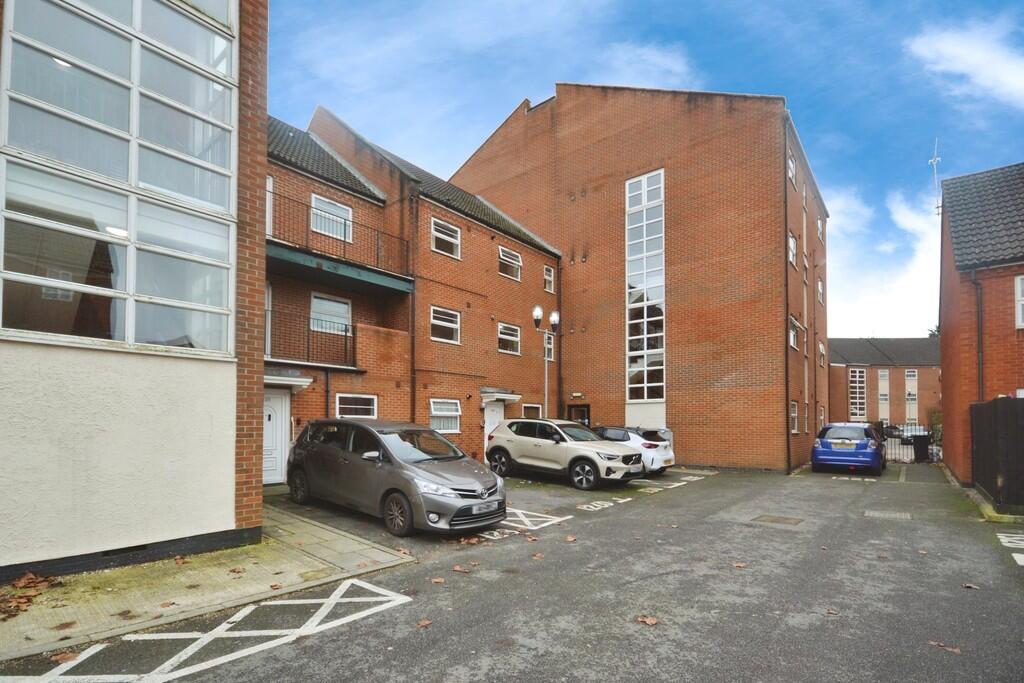 Main image of property: Larchmont Road