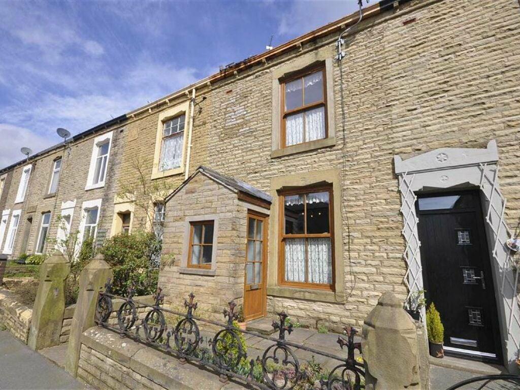 2 bedroom terraced house for sale in Harwood Road, Rishton, Blackburn, BB1