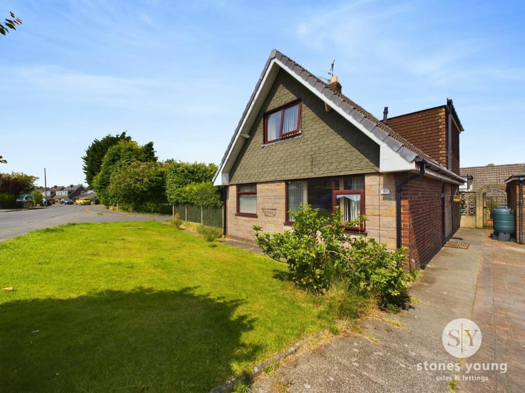 4 bedroom detached house for sale in Beechwood Drive, Blackburn, BB2