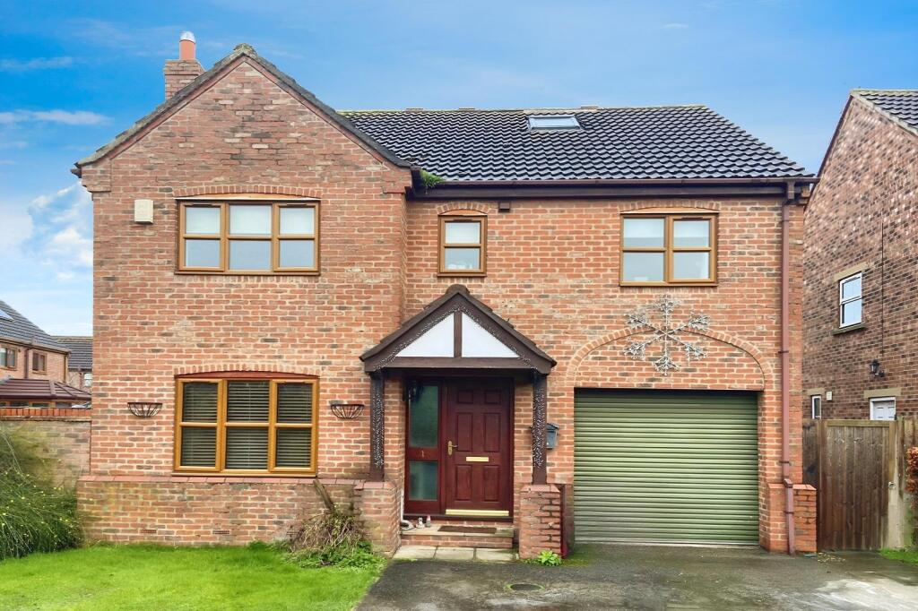 5 bedroom detached house for sale in Lilac Way, North Duffield, Selby
