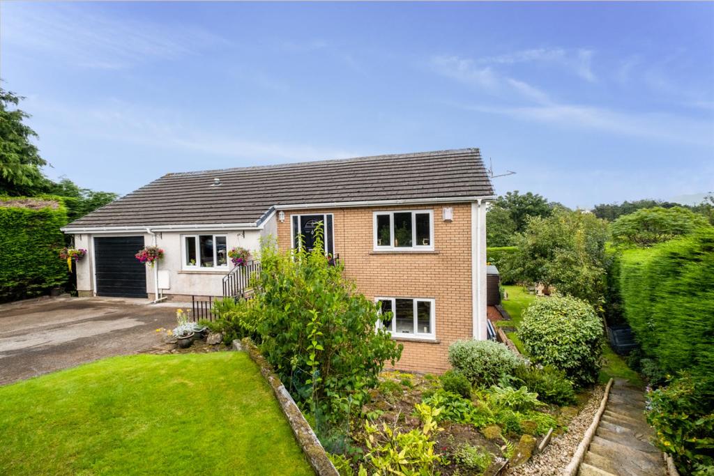 5 bedroom detached house for sale in Wadsworth Park, Branthwaite