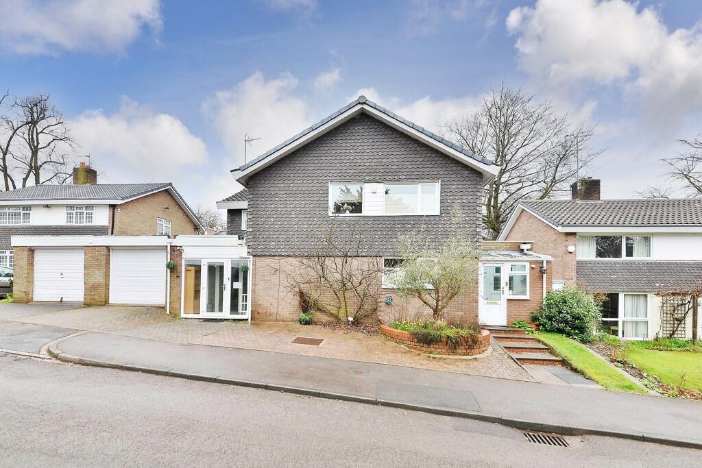 4 bedroom link detached house for sale in Cala Drive, Edgbaston, B15