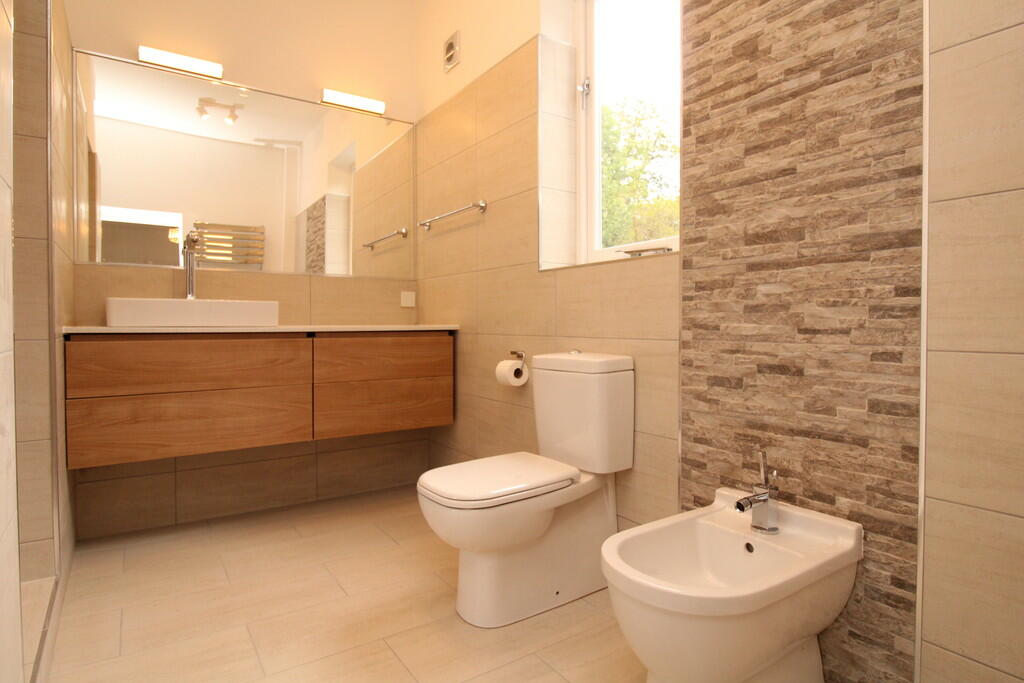 Additional property image - 49 Lee Crescent