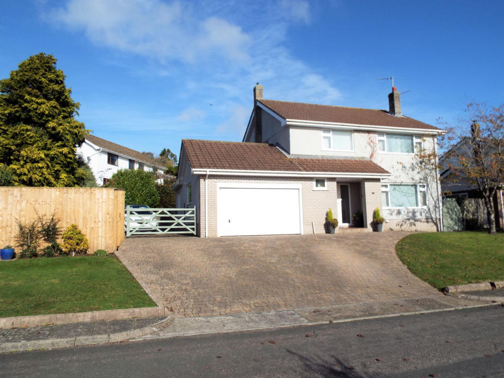 Main image of property: 11 Applegrove, Reynoldston, Gower, Swansea, Sa3 1bz