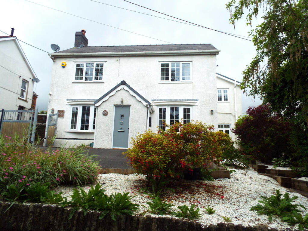 Main image of property: 69 Pen Yr Alltwen, Pontardawe, Swansea
