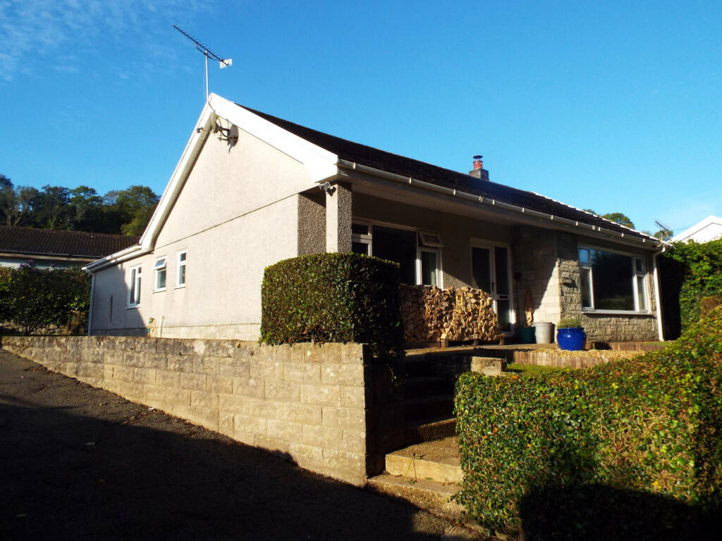 Main image of property: Sourire, Oxwich Village, Oxwich, Swansea SA3 1LS