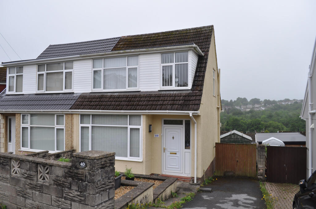 Main image of property: 40 Ridgeway, Killay, Swansea, Sa2 7as