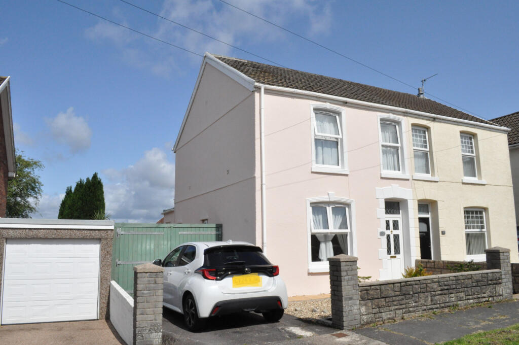 Main image of property: Broadmead, Dunvant, Swansea SA2 7RB
