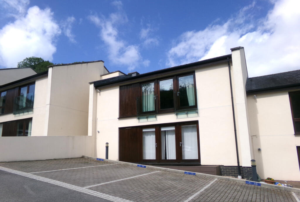 Main image of property: 15 St Annes Apartment Western Lane Mumbles Swansea
