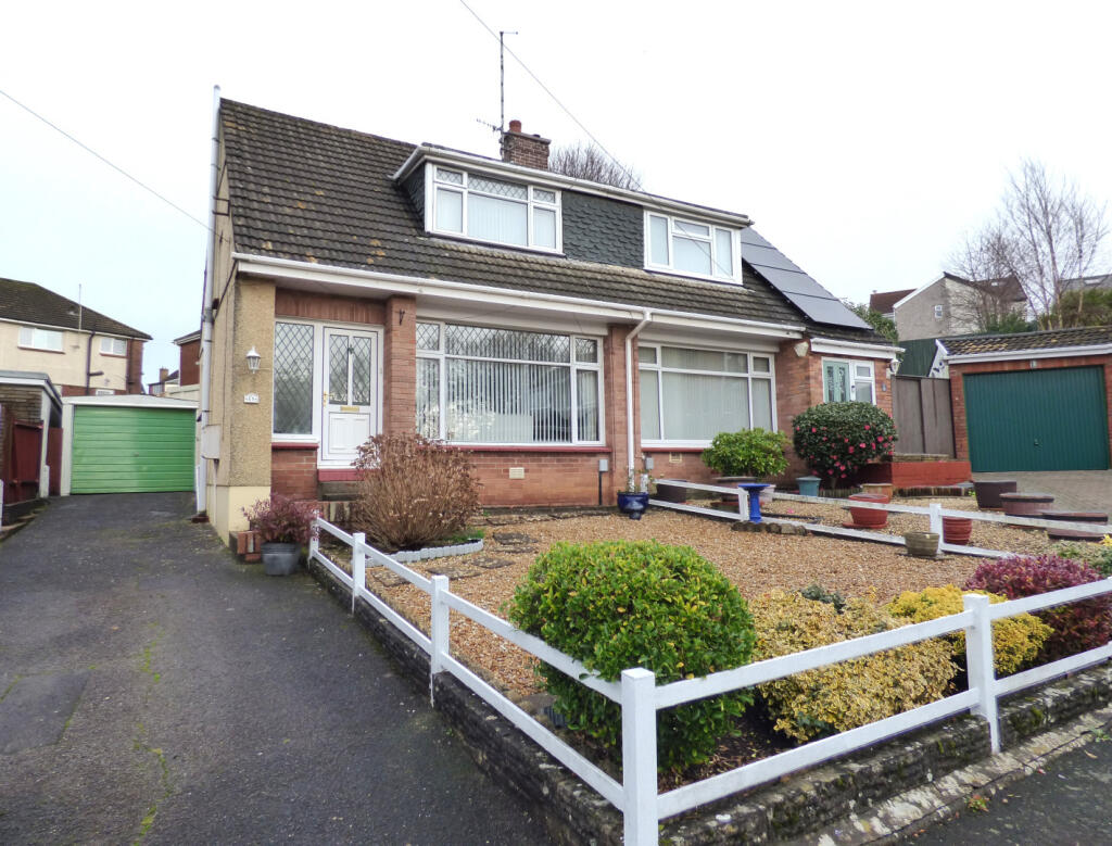 Main image of property: Kennington Close Killay Swansea Sa2 7ef