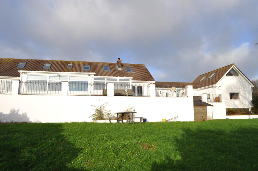 Main image of property: 9 the Boarlands, Port Eynon, Gower, Swansea, SA3 1NX