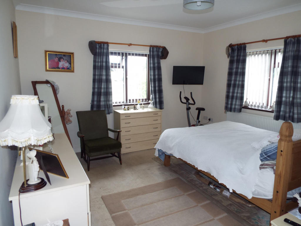 3 bedroom detached bungalow for sale in ocean View, Overton, Nr Port Eynon, Gower, Swansea SA3