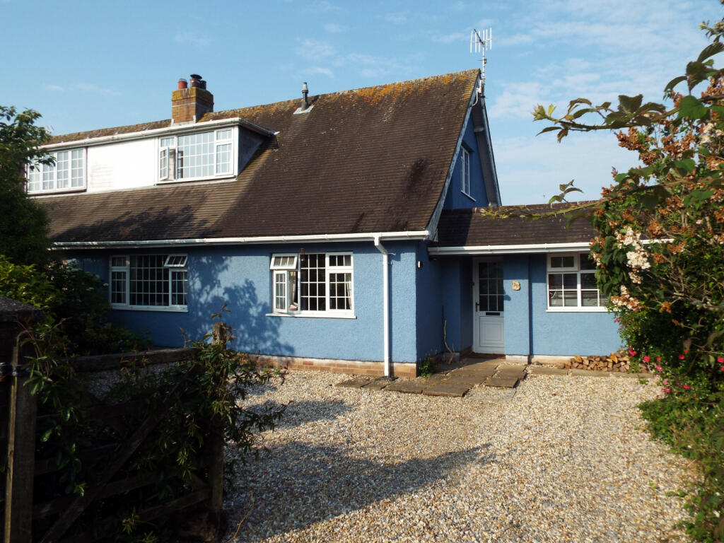 4 bedroom semidetached house for sale in 35 Heatherslade Road