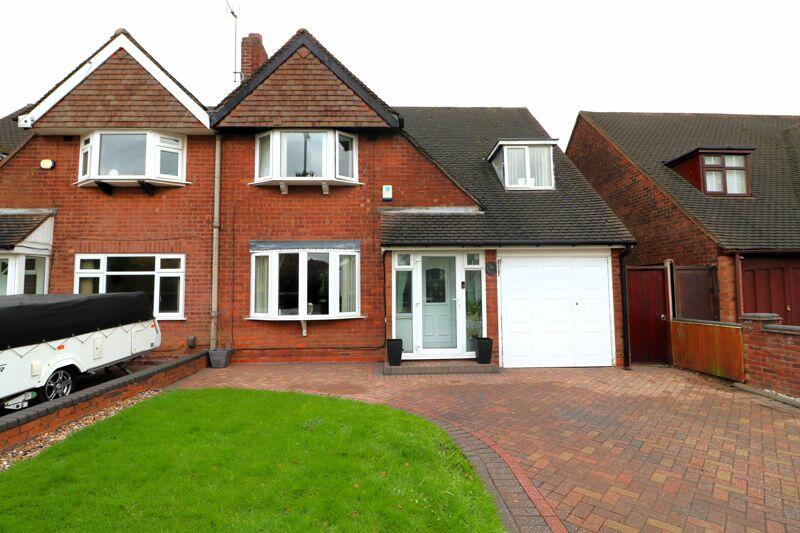 3 bedroom semidetached house for sale in Berryfields, Aldridge, WS9