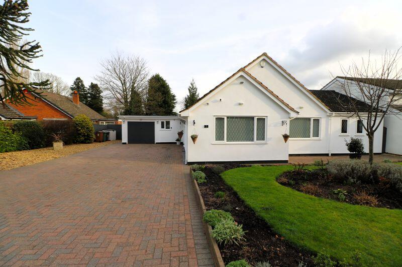 4 bedroom bungalow for sale in Little Gorway, Walsall, WS1