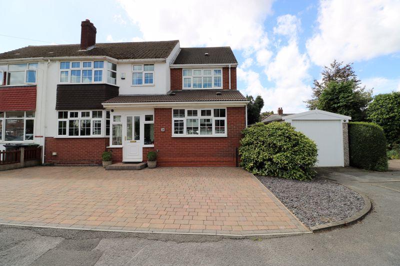 5 bedroom semidetached house for sale in Cliveden Avenue, Walsall, WS9