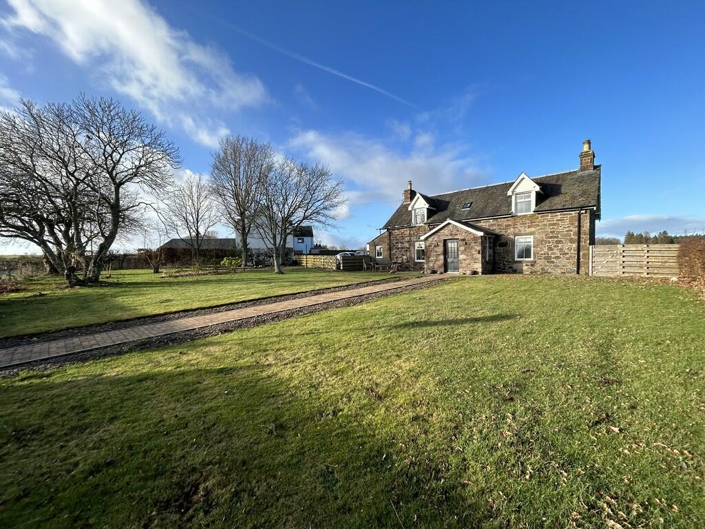 4 bedroom detached house for sale in Burrelton, Blairgowrie, PH13