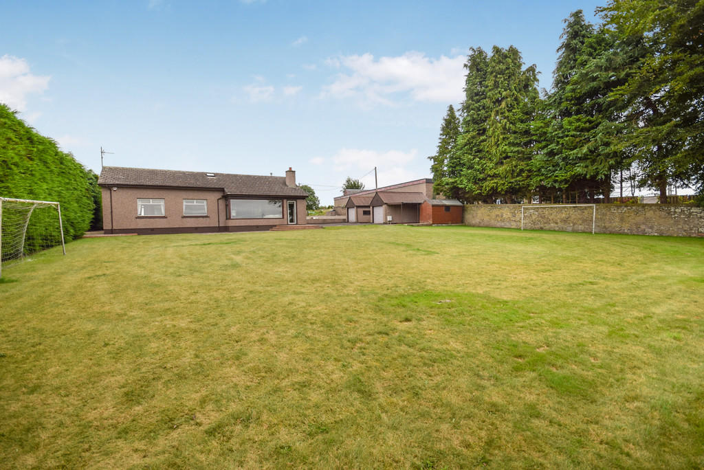 3 bedroom detached bungalow for sale in Pleasance Road, Coupar Angus