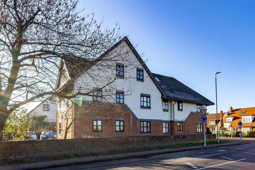 2 bedroom apartment for sale in Anthony Road, Borehamwood, WD6