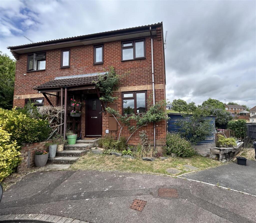 Main image of property: Linkway, Salisbury