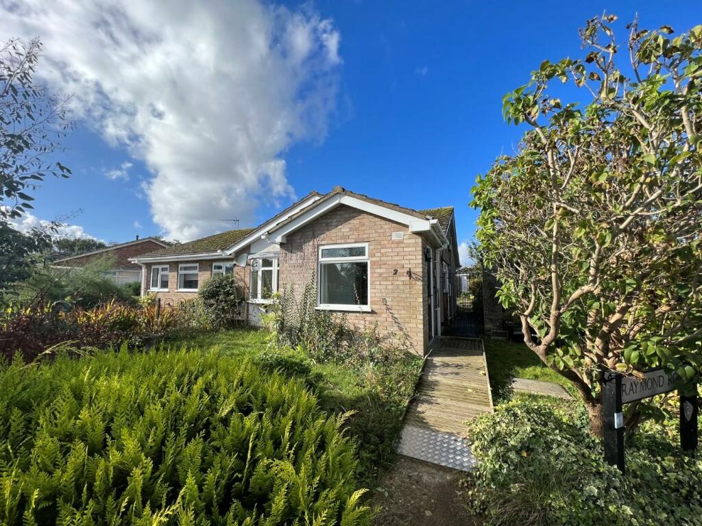 2 bedroom semidetached bungalow for sale in Raymond Road, Bicester, OX26