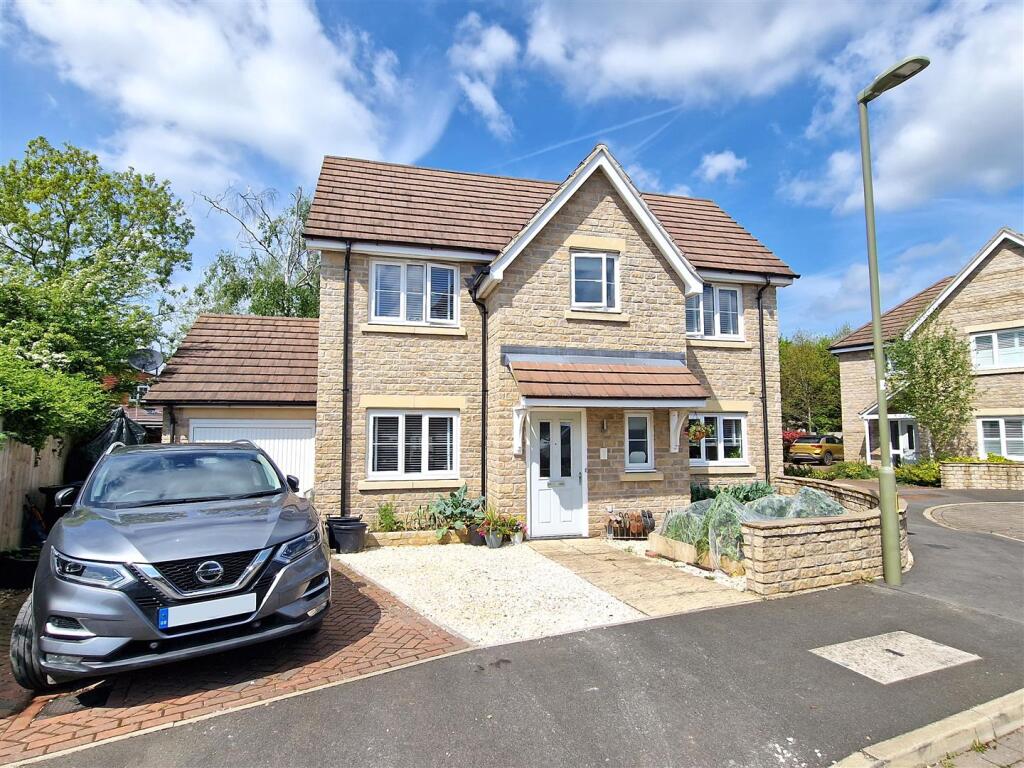 Main image of property: Woodland Close , Launton, Oxfordshire