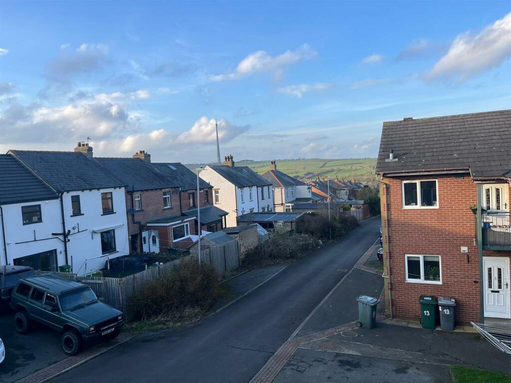 1 bedroom flat for sale in Tallow Mews, Smithy Lane, Skelmanthorpe HD8