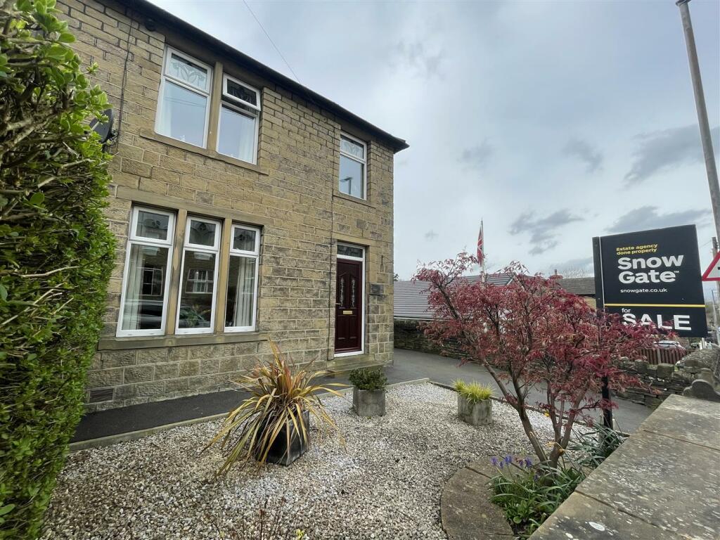 3 bedroom semidetached house for sale in Dunford Road, Holmfirth HD9