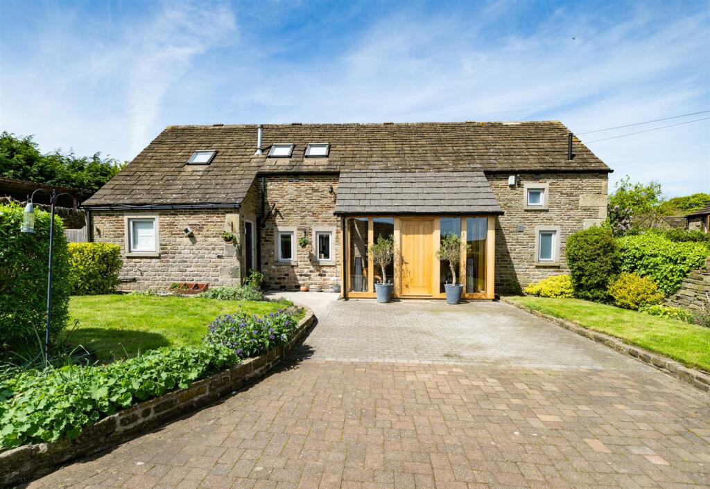 4 bedroom house for sale in Upper Croft Barn, Stocks Lane, Stocksmoor HD4