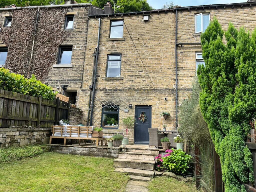 2 bedroom terraced house for sale in Woodhead Road, Honley HD9