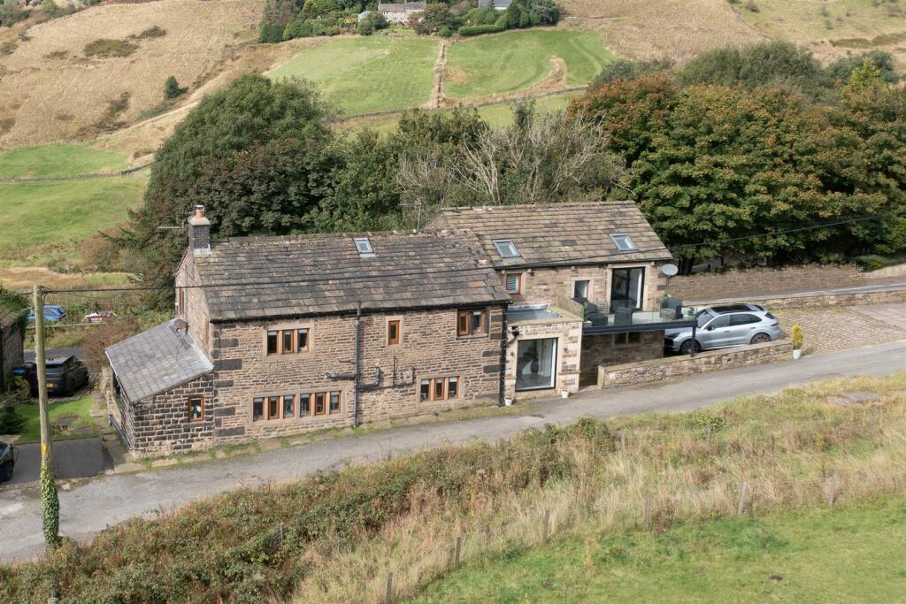 5 bedroom detached house for sale in Ridge Lane, Diggle, Oldham OL3