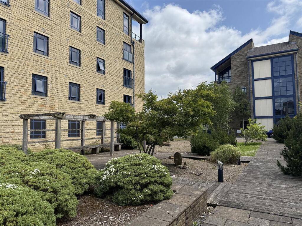 Main image of property: Equilibrium, Lindley HD3